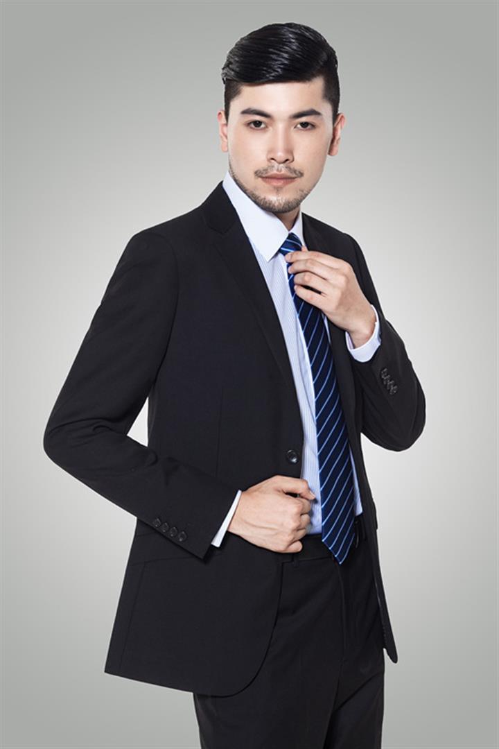 且华威 导演 & 创意总监